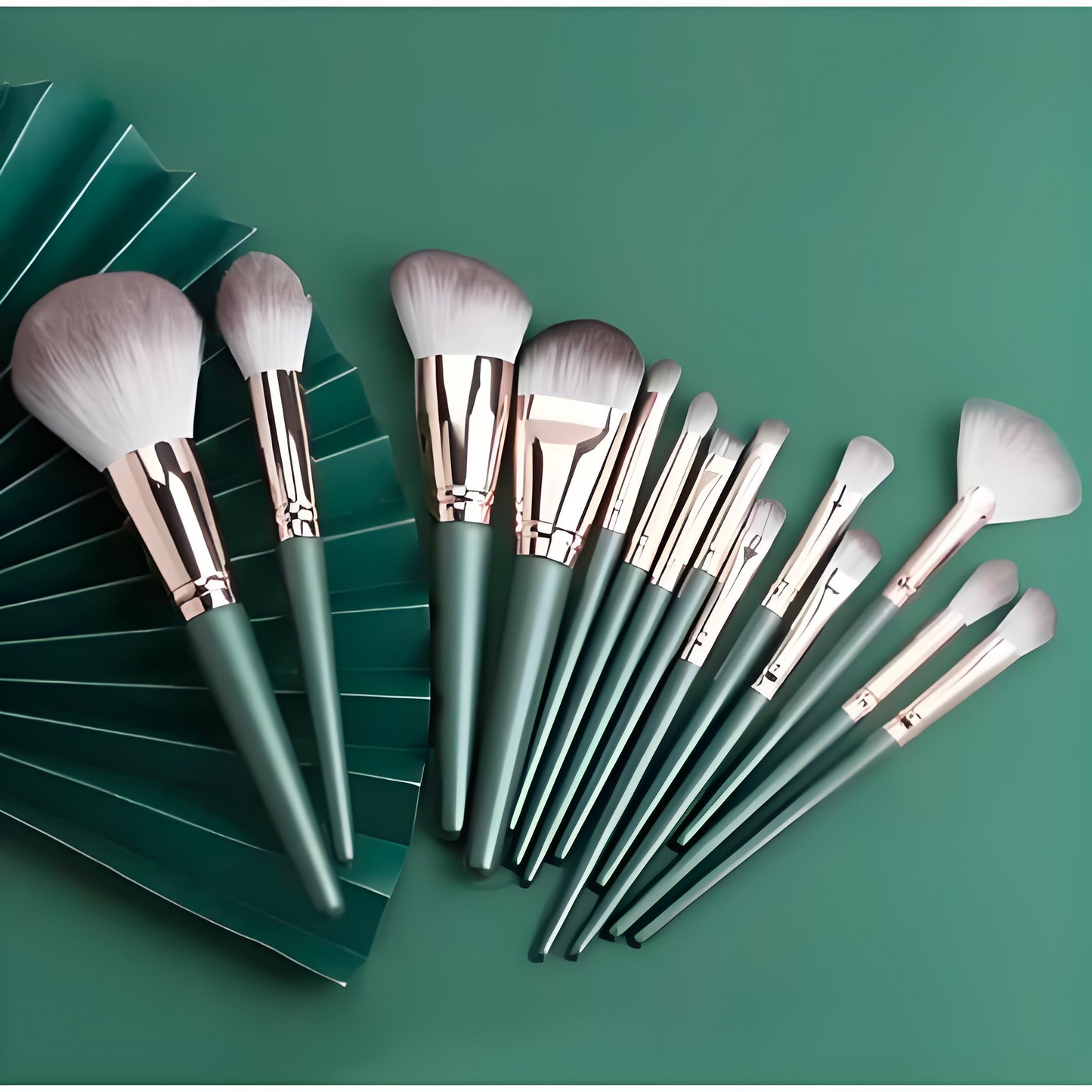 14-Piece Professional Makeup Brush Set with Carrying Bag – Green Edition