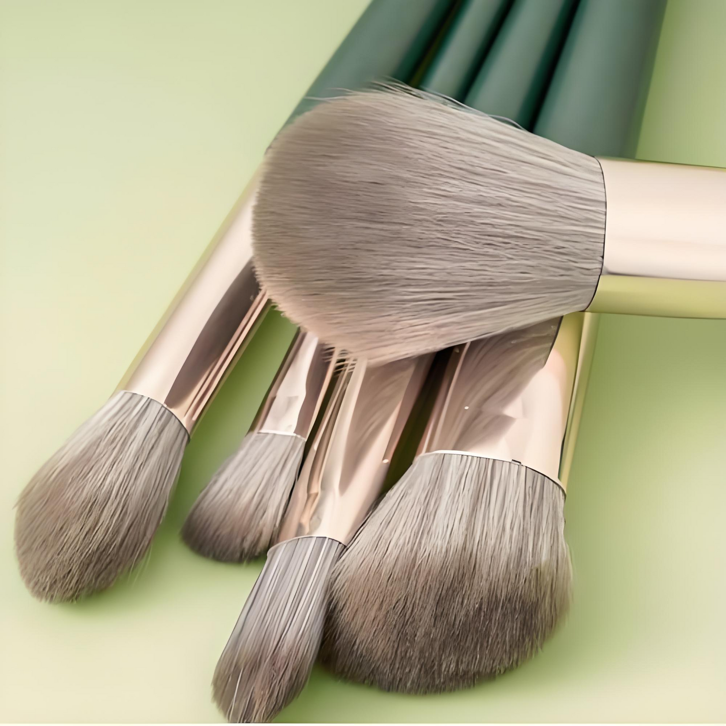 14-Piece Professional Makeup Brush Set with Carrying Bag – Green Edition