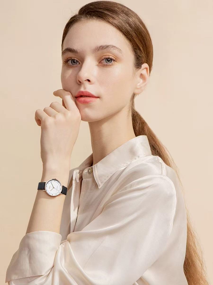 AURA Rose – Minimalist Women's Watch- Rose Gold Edition