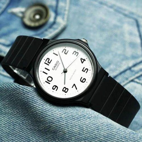 Casio Unisex Classic Black Resin Strap Quartz Watch
