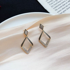 Rhombic Crystal Drop Earrings Black