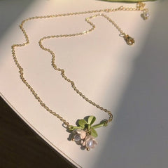 Green forest necklace